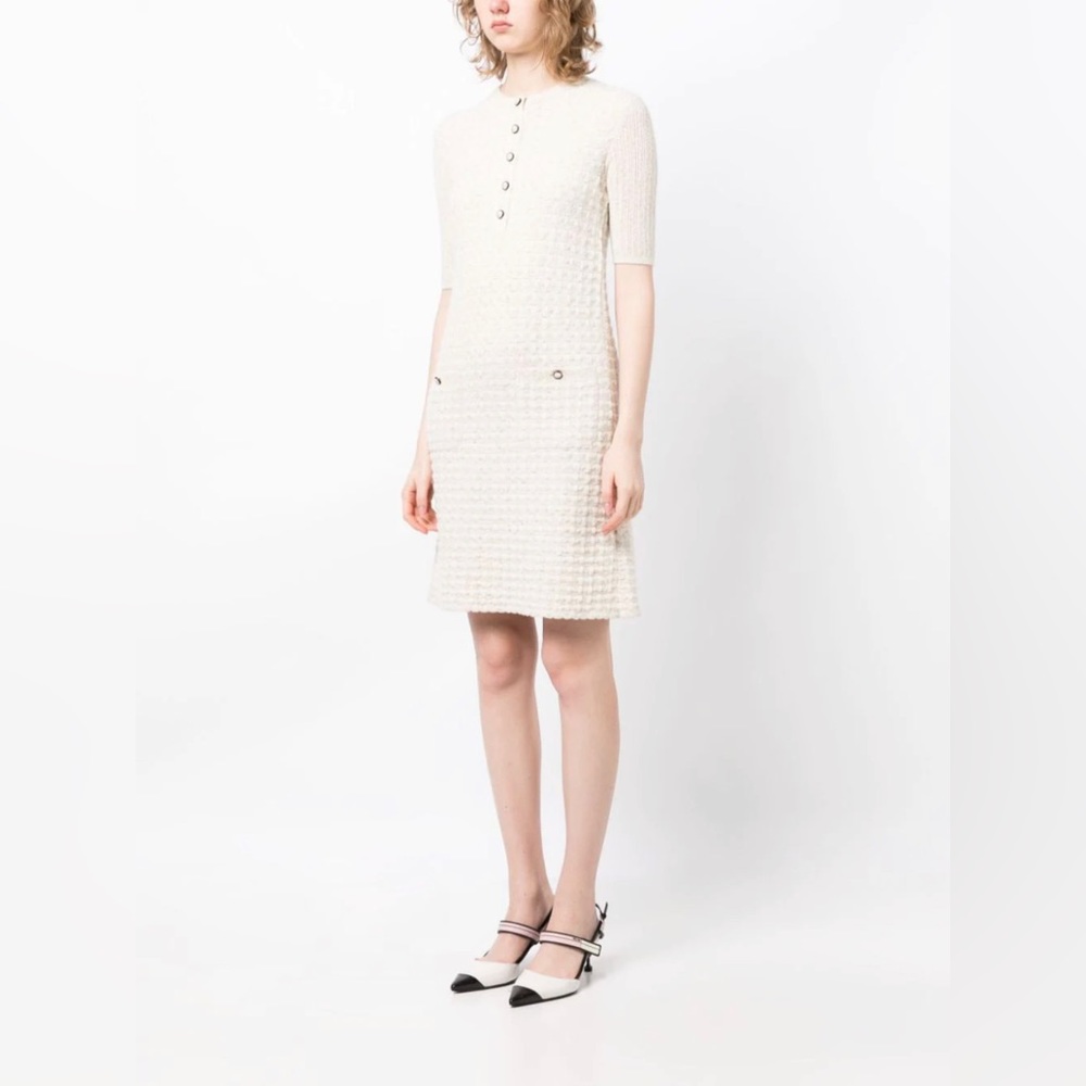 CHANEL 2000’s Short Sleeve Tweed Dress, Size 38 - Picture 3 of 6